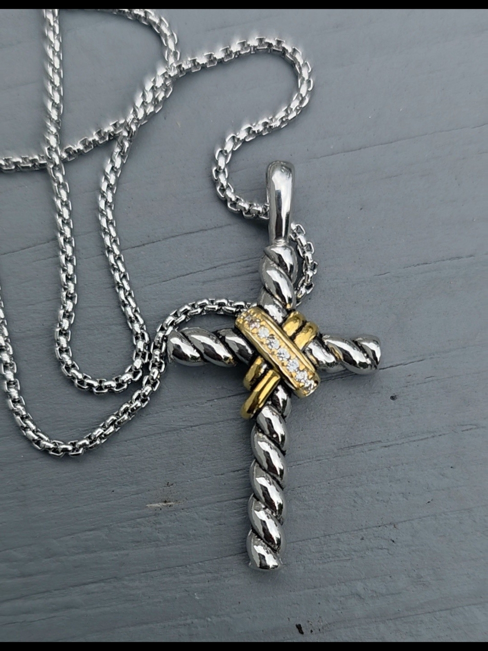 David Yurman Cable Collectibles cross necklace - Picture 2 of 10